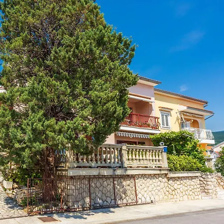 Cozy Nur 250 Meter Zum Mit Meerblick, Grillplatz, Privatparkplatz Appartamento Novi Vinodolski