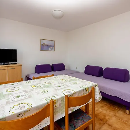 Apartment Cozy Nur 250 Meter Zum Mit Meerblick, Grillplatz, Privatparkplatz Novi Vinodolski
