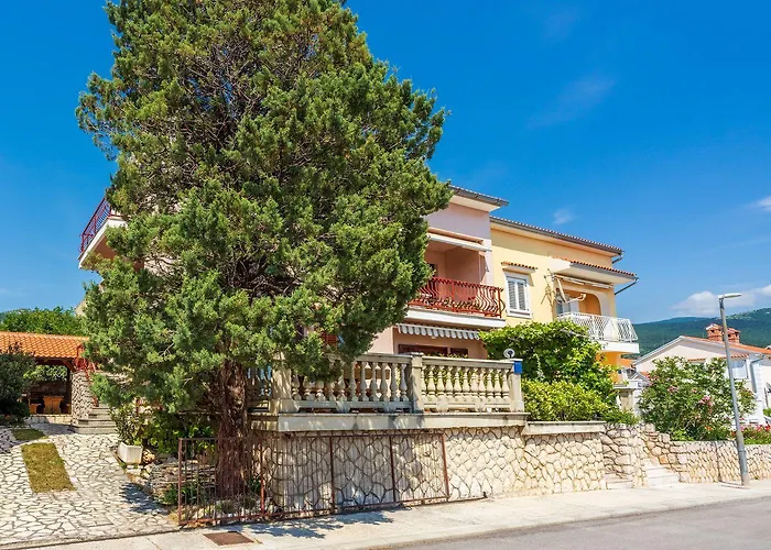 Cozy Nur 250 Meter Zum Mit Meerblick, Grillplatz, Privatparkplatz Apartment Novi Vinodolski