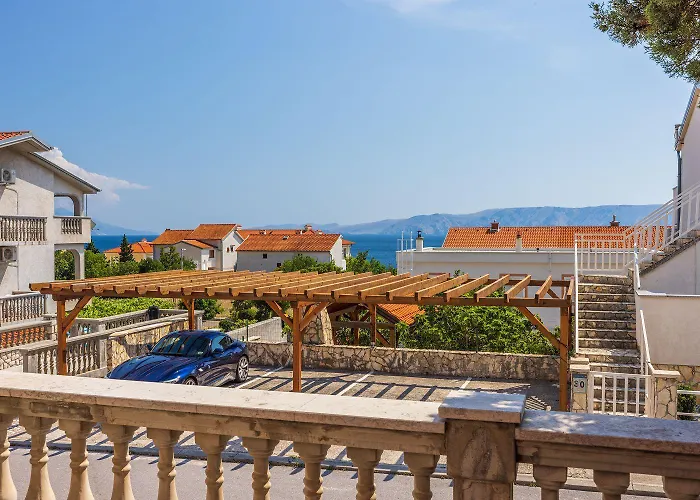 Cozy Nur 250 Meter Zum Mit Meerblick, Grillplatz, Privatparkplatz Apartment Novi Vinodolski