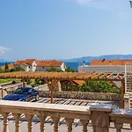 Cozy Nur 250 Meter Zum Mit Meerblick, Grillplatz, Privatparkplatz Apartamento Novi Vinodolski